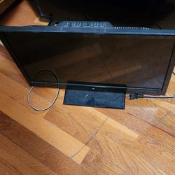 Selling 2 Tvs No Remote 