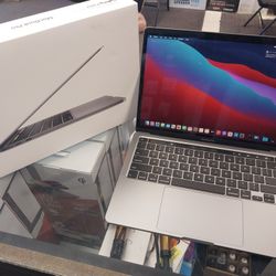 Macbook PRO 13" Inch 2020 Model Availabile For Weekly Special Deal Also Payments Option Availabile 
