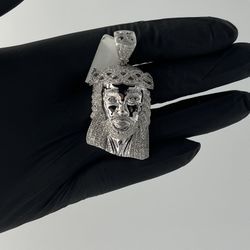 10k Gold Jesus Pendant 