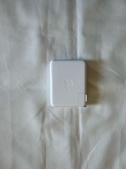 Apple 140W USB C Power Adapter