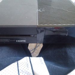 Xbox One No Controller No HDMI Cord 