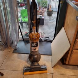 Dyson Ball Multifloor 2 vacuum