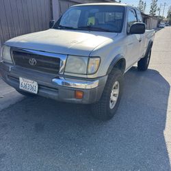 2000 Toyota Tacoma