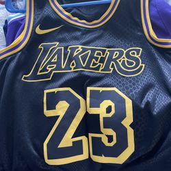 Lakers Nike Jerseys Size Medium
