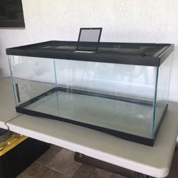 40 Gal Reptile Glass Tank w/ Metal Mesh Lid/locks