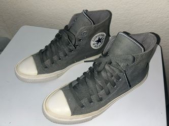 CONVERSE CHUCK TAYLORS WOMEN SIZE 8 1/2