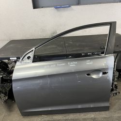 2017-2018-2019-2020 HYUNDAI ELANTRA SEDAN LEFT FRONT DOOR OEM USED