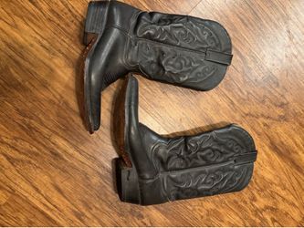 Vintage women’s cowboy boots