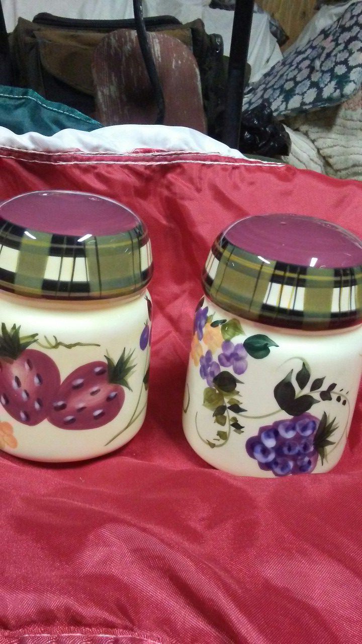 Cute hand painted Salt and pepper shakers