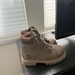 9c  TIMBERLAND BOOTS