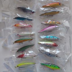20 Brand New Fishing Lures Minnow Baits for Sale in Gurnee, IL