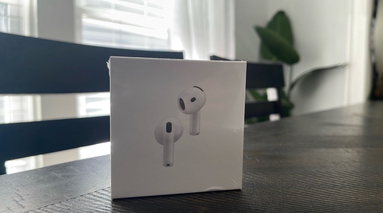 Apple AirPods 4th Generation