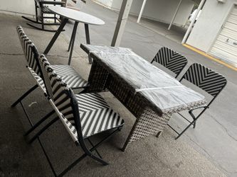 Patio Table And 4chairs Set