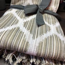 Threshold Outdoor Throw