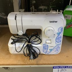 GREAT CONDITION BROTHER SEWING MACHINE 