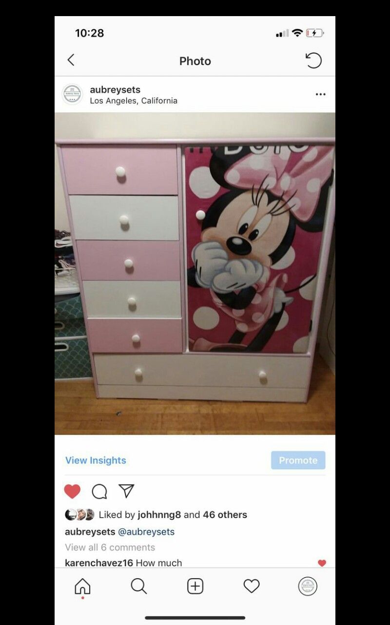 Minnie mouse split closet,