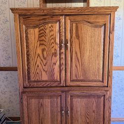 Vintage Oak Entertainment Cabinet Furniture—VERY GOOD
