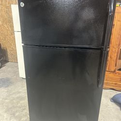 BLACK REFRIGERATOR 