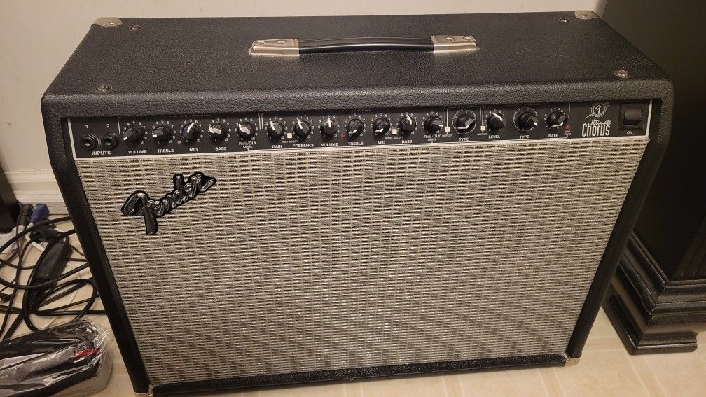 Fender Ultimate Chorus DSP PR 436 Amplifier