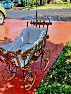 Antique VictorianWicker Carriage Stroller With Parasol Perfect collectors item Measures 27"×26" Thumbnail