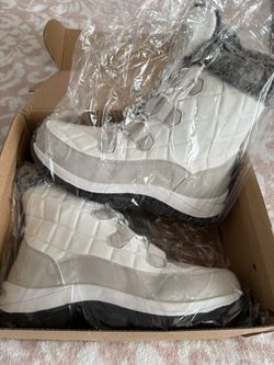 Snow boots