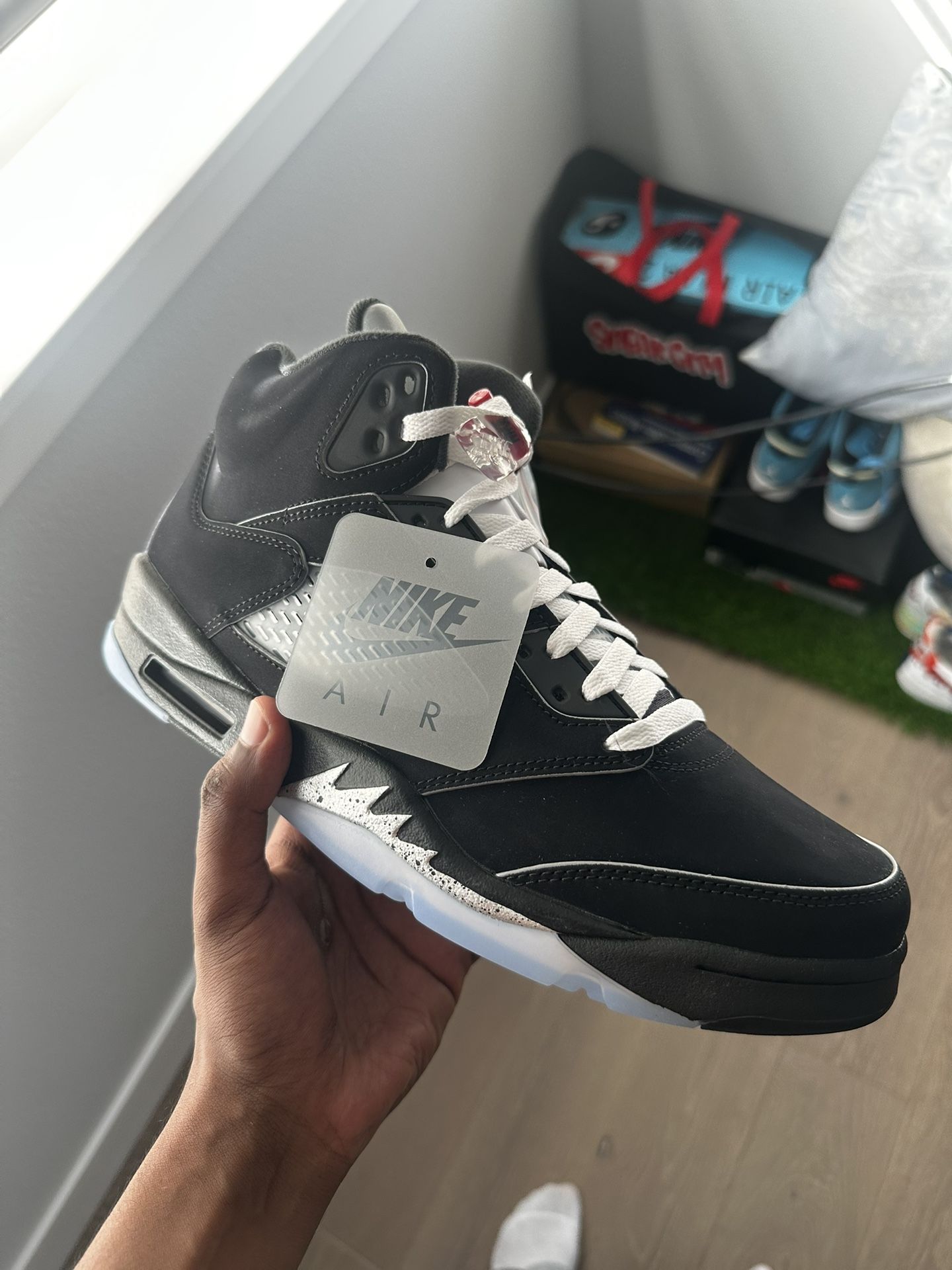 Jordan 5 Black Metallic Size 10.5