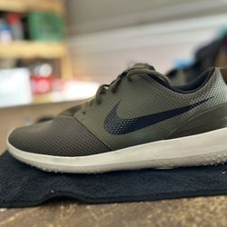 Nike men’s Roshe Golf Shoes 