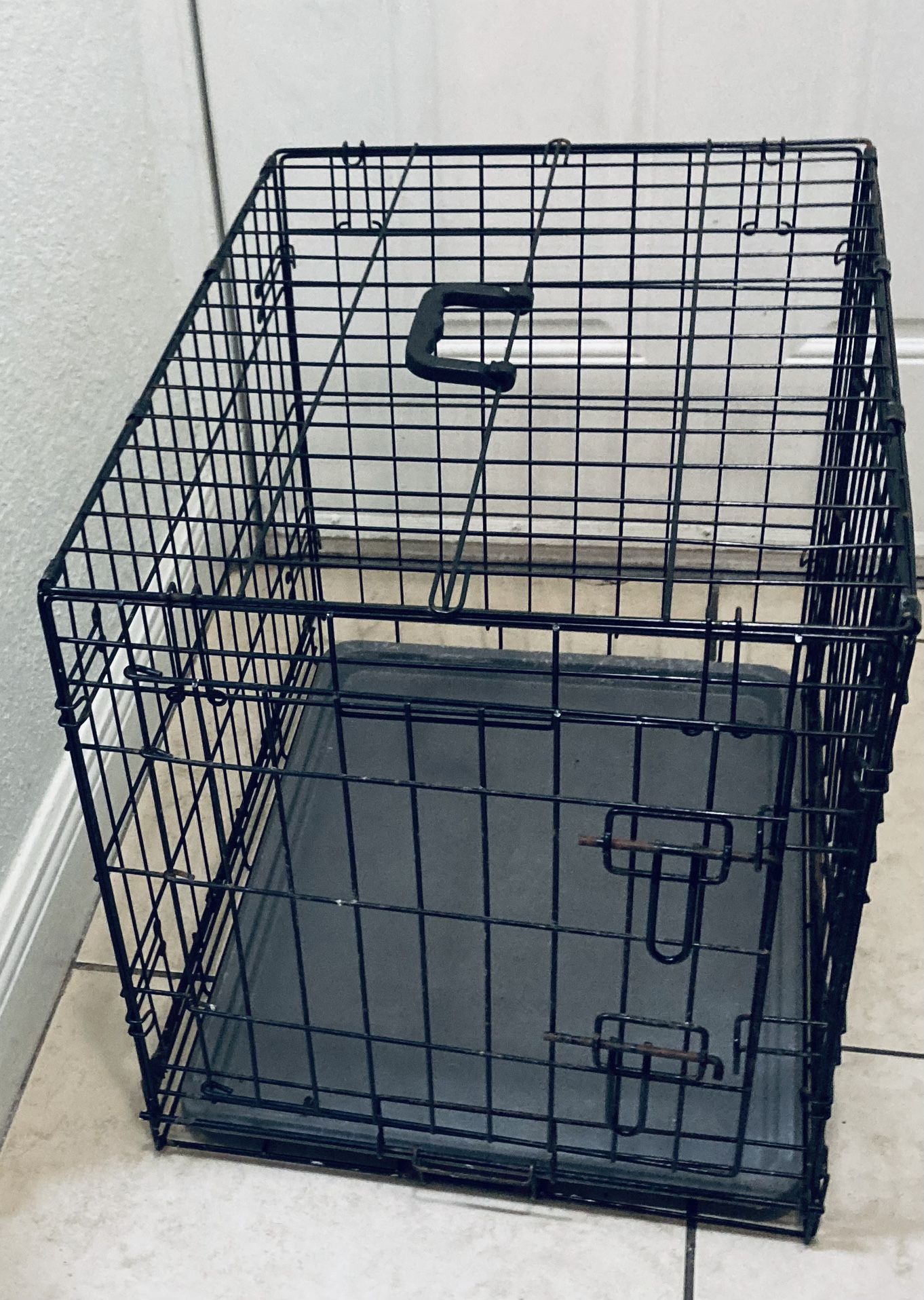 Dog Crate - 24”L x 17.5”W x 19.5”T