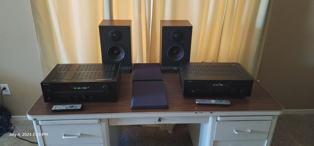 JBL P20 Speakers / Onkyo Tx8020 Stereo Receiver / Yamaha R-N303 Blutooth Stereo Receiver