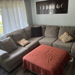 Sectional W/ Ottoman