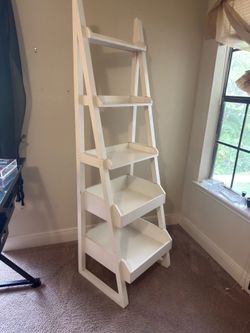 Ladder shelf