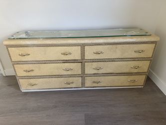 ► Free Vintage Italian-made 6-drawer double dresser