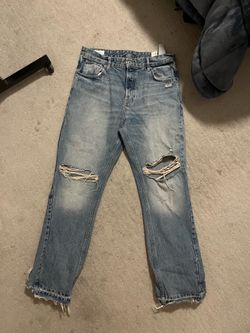 34 Ripped Zara Jeans