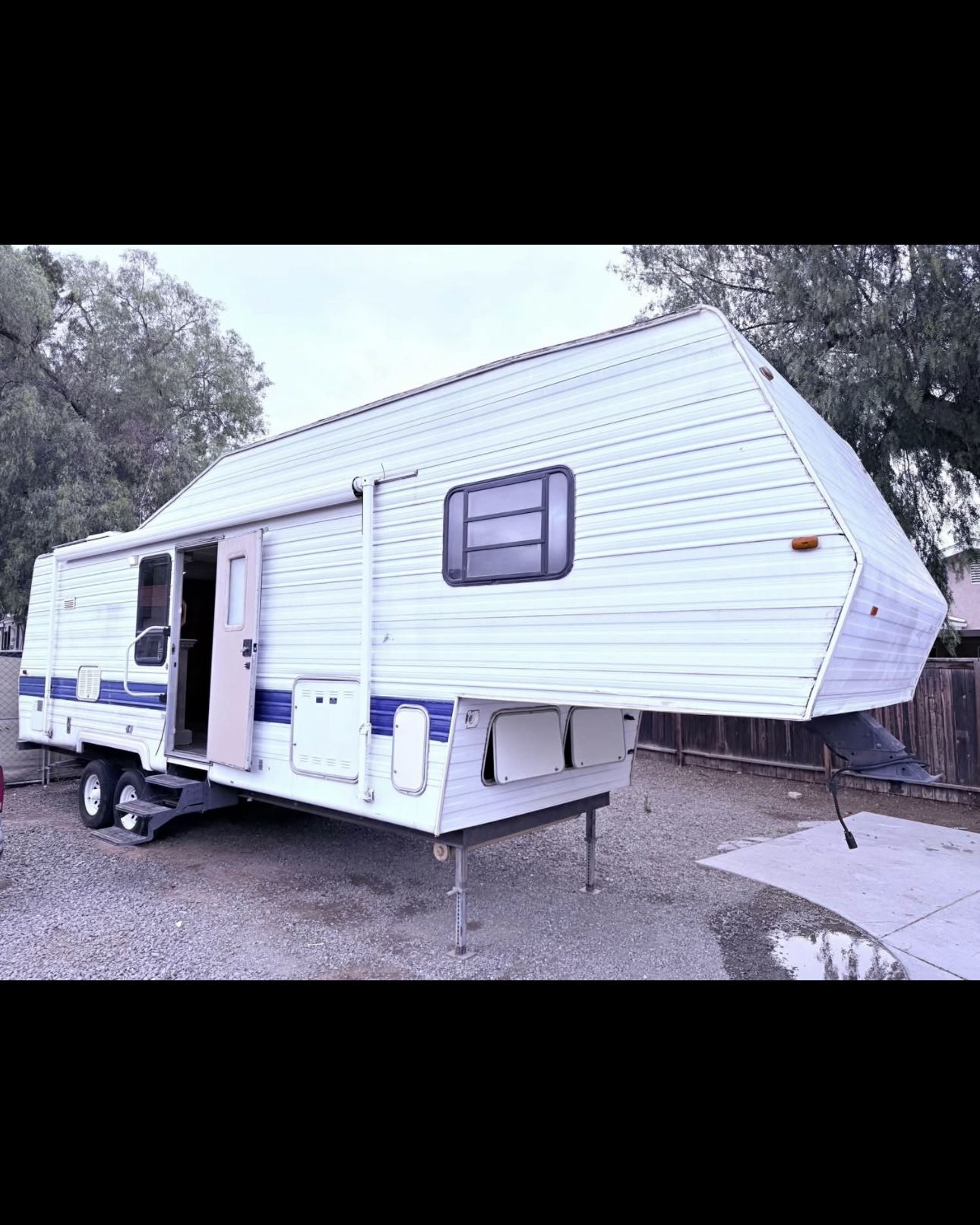 2000 Wild wood Fifth wheel