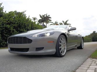 Aston Martin DB9, conertible V12