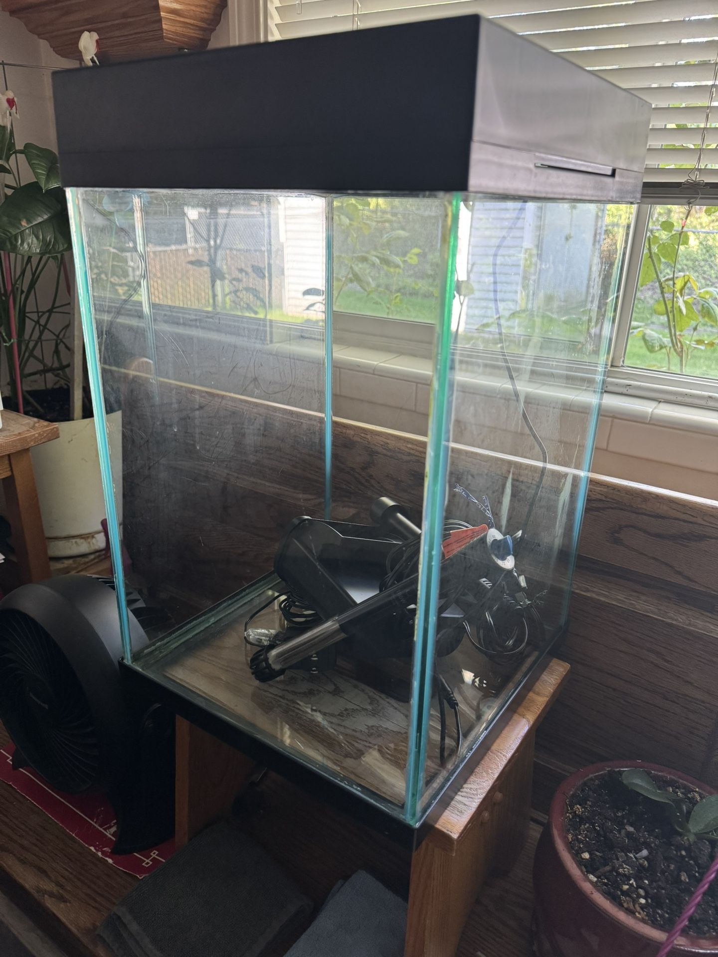 Vertical 10 gal Fish Tank