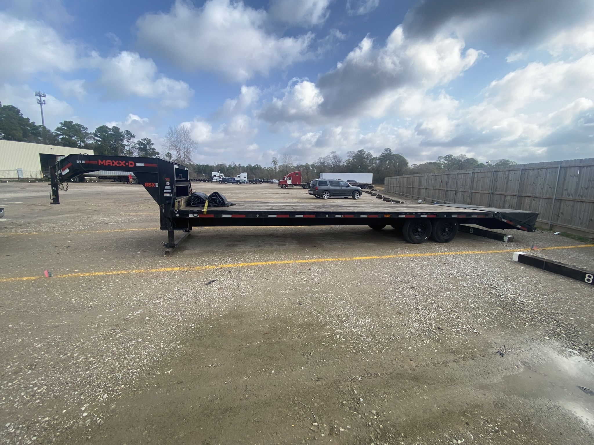RENT 32 Ft MaxxD Gooseneck Trailer 2021