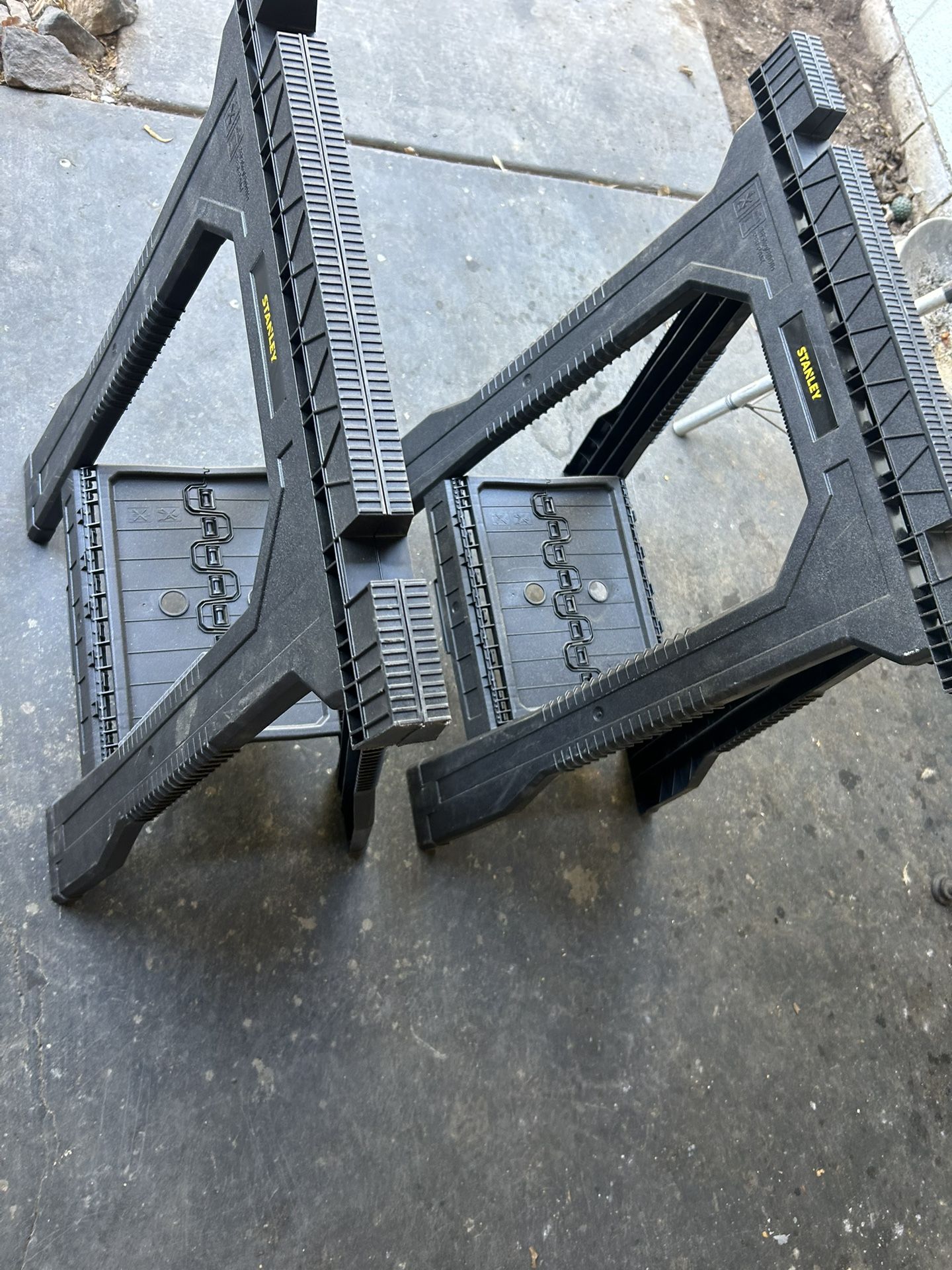 Stanley 4 in. W x 32 in. H Plastic Folding Sawhorses