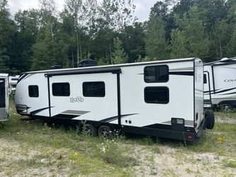  Forest River Surveyor Legend Travel Trailer — Bunkhouse, Clean Interior