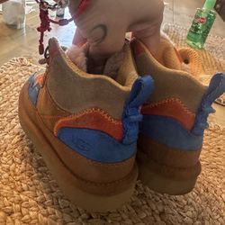 UGG 