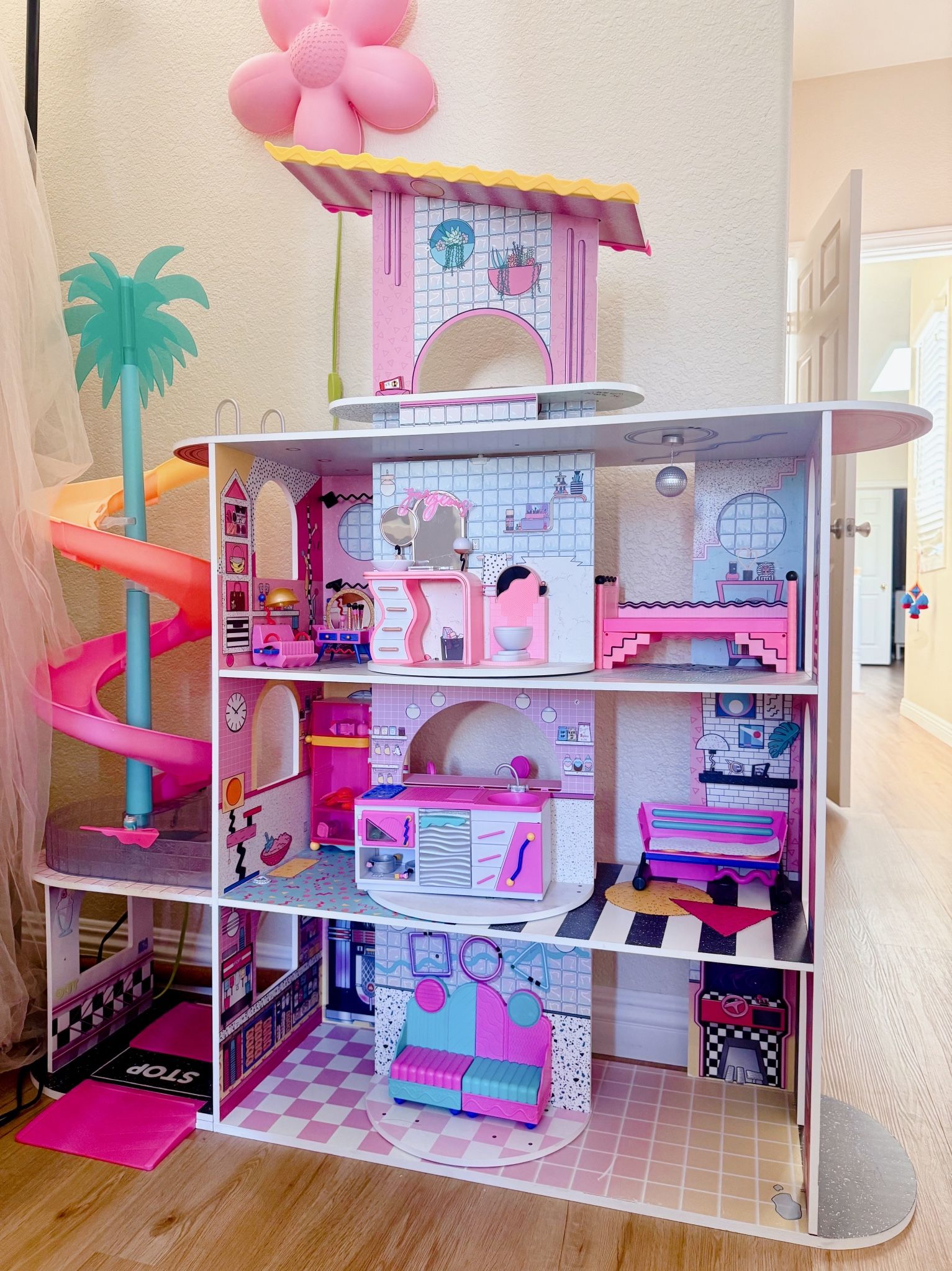 LOL Surprise Dollhouse + 29Dolls Collection