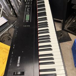 Yamaha S08 (Price Negotiable)