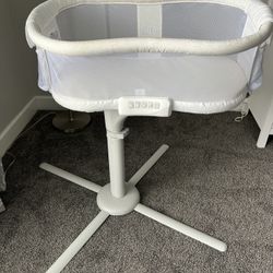 HALO BassiNest Swivel Sleeper