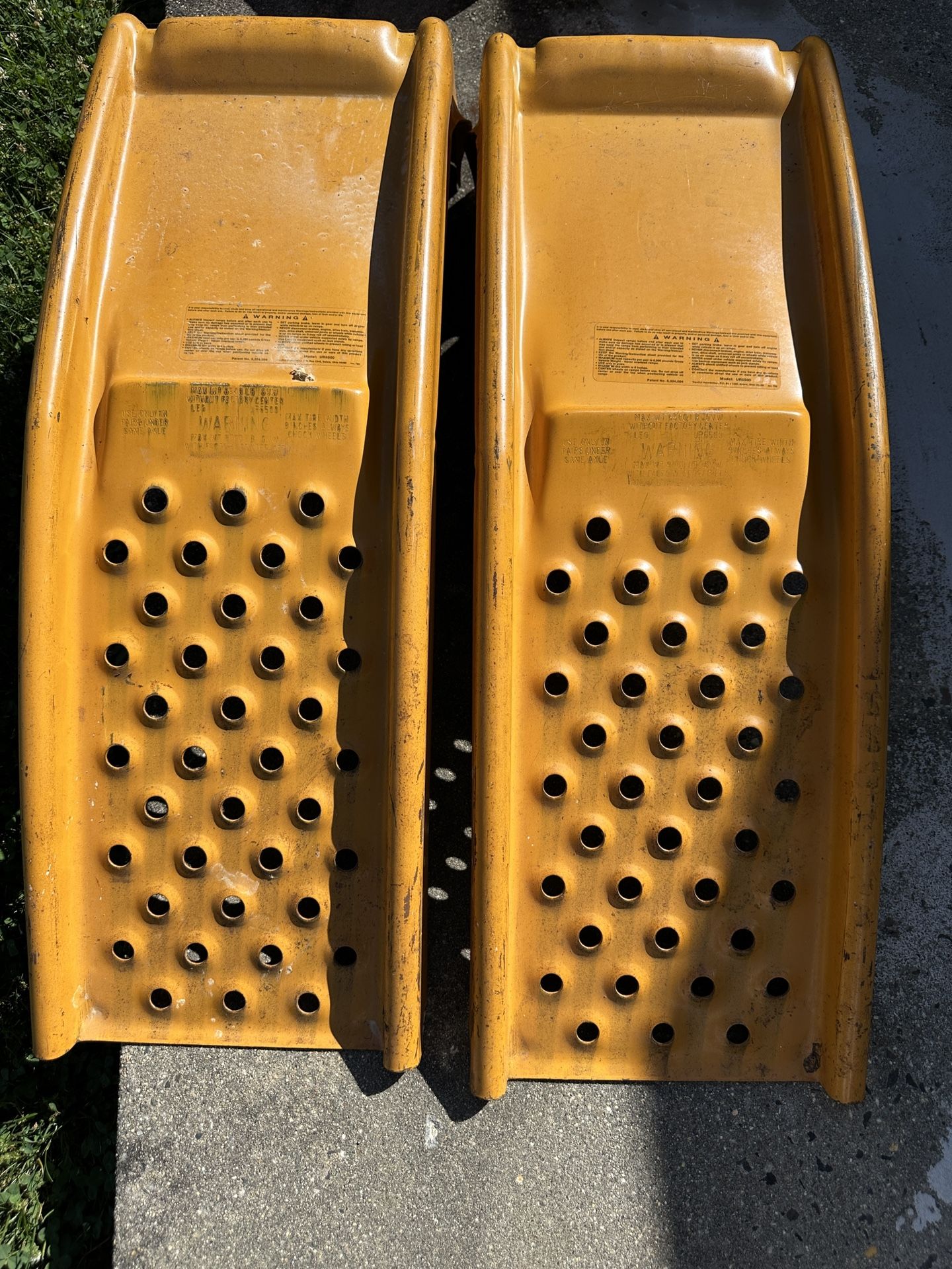 Solid Steel Heavy Duty Car Ramps - 6500 Lbs 3 Ton