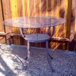 Round Clear Glass Table Top And Metal Table