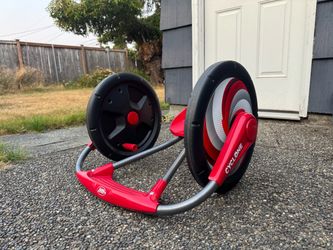 Radio Flyer Cyclone Ride-On Toy