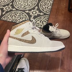 Jordan 1 Mid SE Brown Elephant 