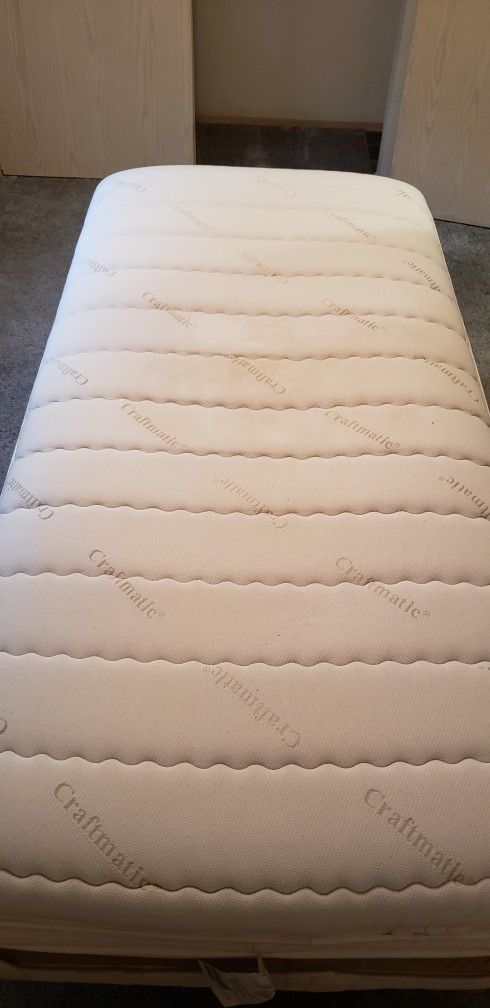Craftmatic adjustable twin orthopedic bed and mattress. $800 offer.