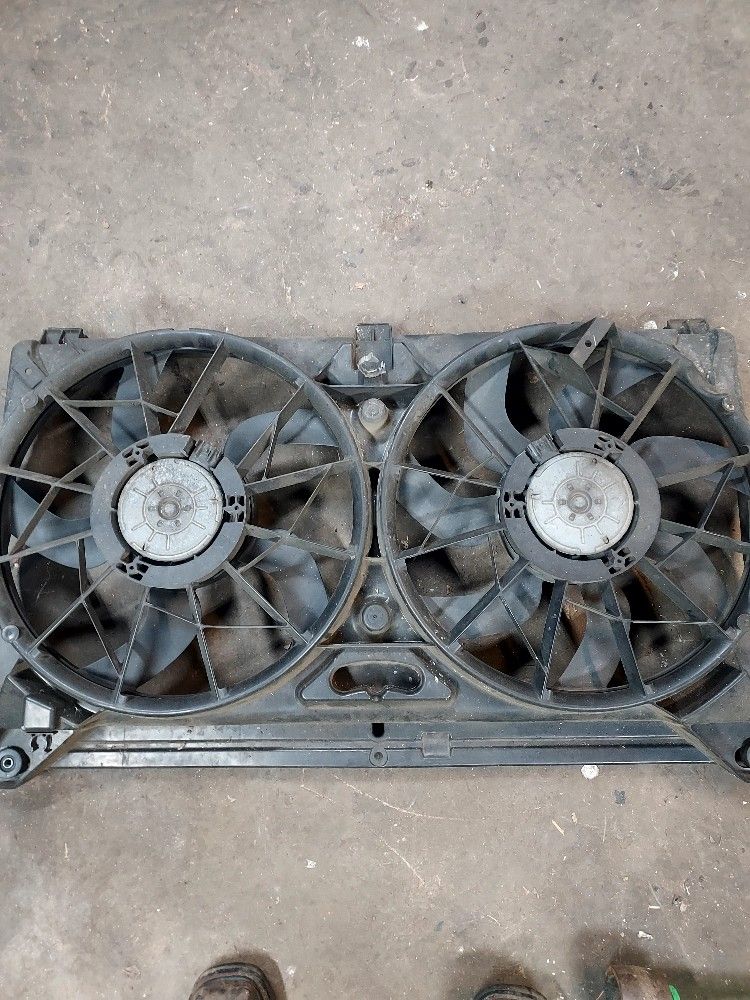 05 Chevy Tahoe Factory Electric Fans