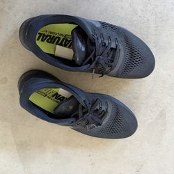 Nike Men Size 9 like new shoes